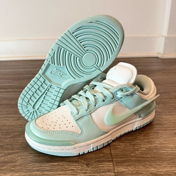 Nike Womens Dunk Low Sneakers sz 6 Mint Green and White - Picture 1 of 5